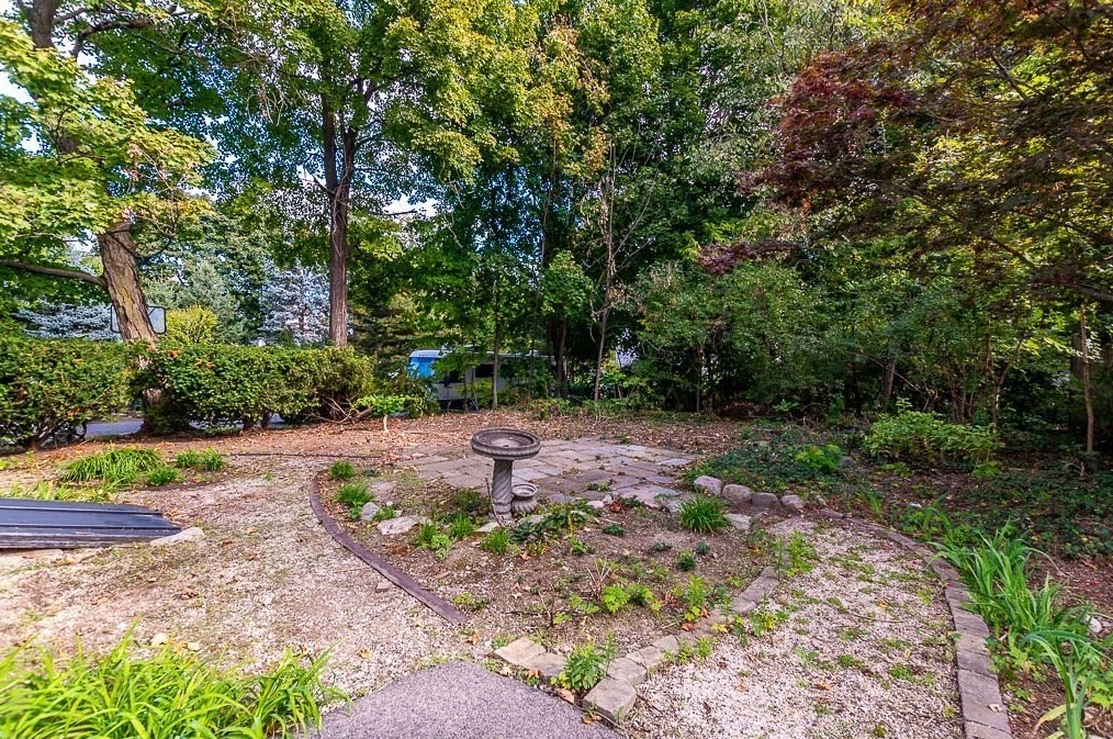 118 Mt Vernon St, Dedham MA 02026-3102 exterior