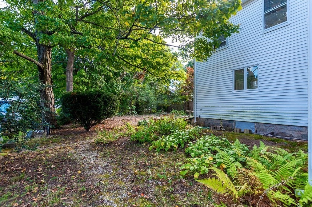 118 Mt Vernon St, Dedham MA 02026-3102 exterior