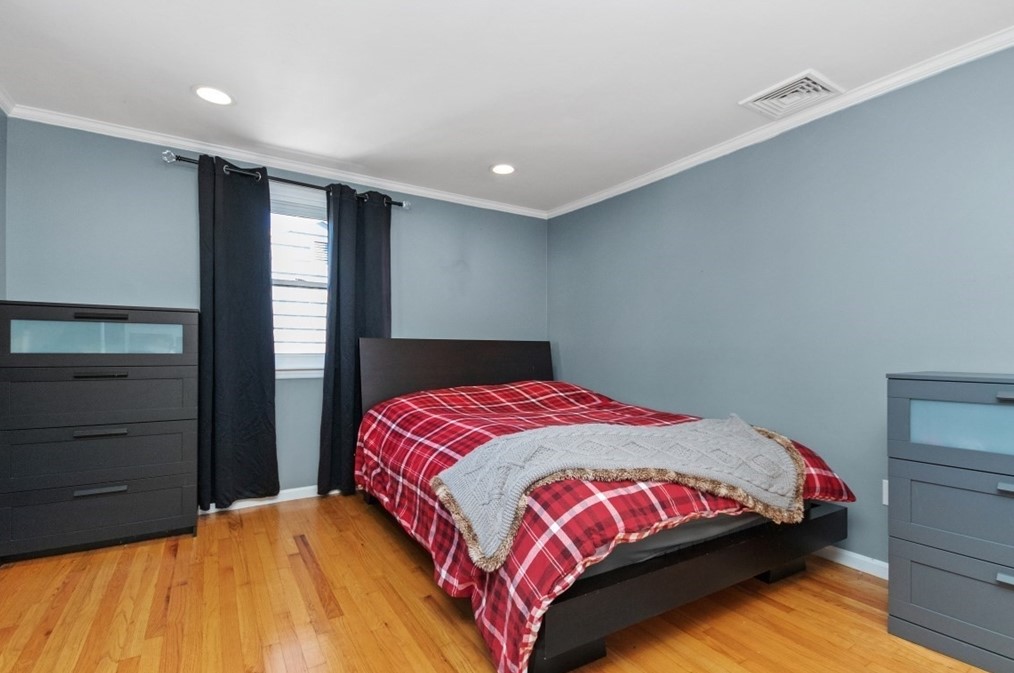 43 Stedman St, Quincy MA 02169-1222 exterior