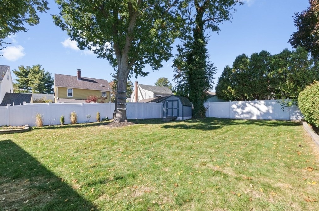 43 Stedman St, Quincy MA 02169-1222 exterior