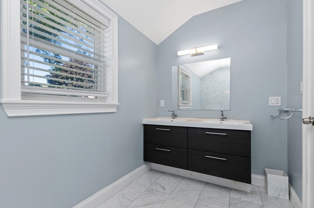 43 Stedman St, Quincy MA 02169-1222 exterior