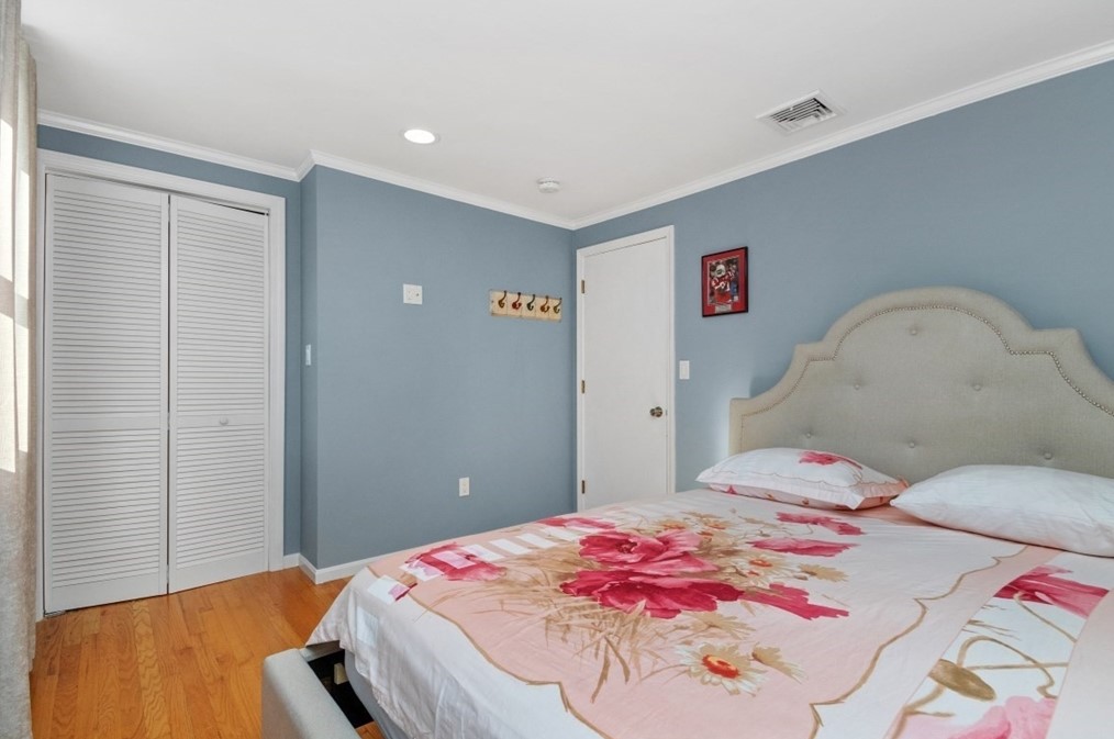 43 Stedman St, Quincy MA 02169-1222 exterior