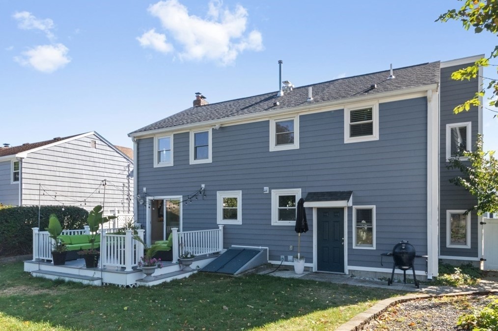 43 Stedman St, Quincy MA 02169-1222 exterior