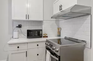 102 Revere St, Boston, MA 02114 - Photo 13