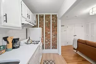 102 Revere St, Boston, MA 02114 - Photo 9