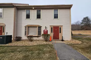 12 Parmenter Rd, Londonderry, NH 03053 - Photo 1