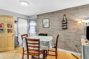 89 Pine Grove St, Springfield, MA 01119 - Photo 9