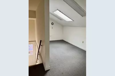 31 Bridge St, Shelburne, MA 01370 - Photo 7