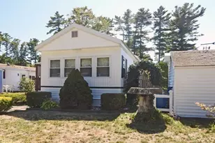 103 Castle Dr, Wareham, MA 02576 - Photo 5