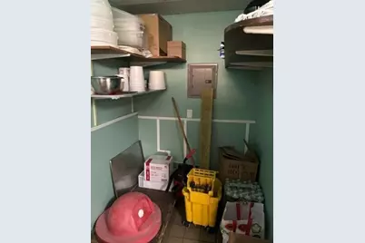 958 Ashley Blvd, New Bedford, MA 02745 - Photo 15