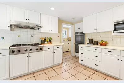 42 Edmunds Road, Wellesley, MA 02481 - Photo 5