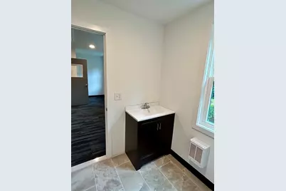 15 Oneil St, 2nd Floor Left, Easthampton, MA 01027 - Photo 7