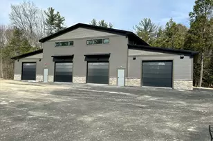 15 Oneil St 2nd Floor Left, Easthampton, MA 01027 - Photo 1