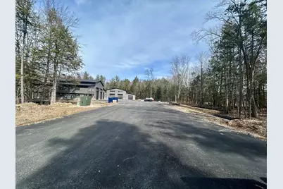 15 Oneil St, 2nd Floor Right, Easthampton, MA 01027 - Photo 9