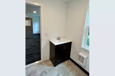 15 Oneil St, 2nd Floor Right, Easthampton, MA 01027 - Photo 7