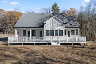 279 S E Main St, Douglas, MA 01516 - Photo 9