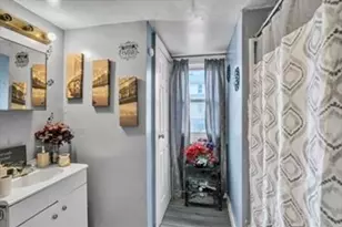 124-126 Westford Cir, Springfield, MA 01109 - Photo 15