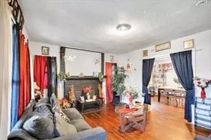 124-126 Westford Cir, Springfield, MA 01109 - Photo 3