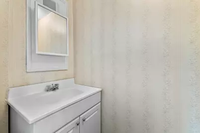 1646 Centre Street, Boston, MA 02132 - Photo 19