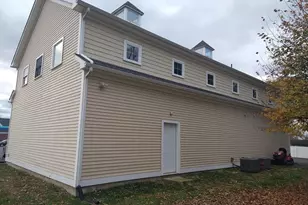 26 Russell St, Hadley, MA 01035 - Photo 5