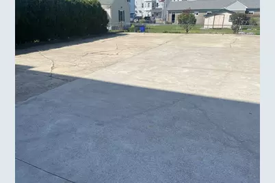 7 Oregon St, Fall River, MA 02720 - Photo 3