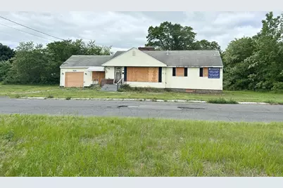 523 James St, Chicopee, MA 01020 - Photo 3