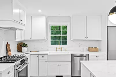 14 Spring St, Hingham, MA 02043 - Photo 5