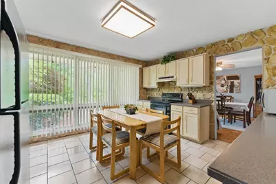 709 Walnut Plain Rd, Rochester, MA 02770 - Photo 11