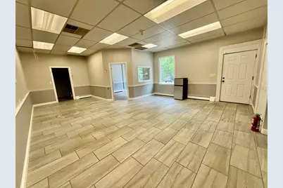 112 Haverhill St #B, North Reading, MA 01864 - Photo 1