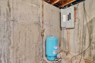 36 County Rd, Holyoke, MA 01040 - Photo 29