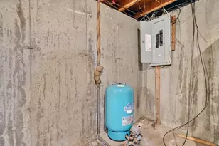 36 County Rd, Holyoke, MA 01040 - Photo 29