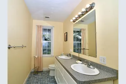 18 D St, Hull, MA 02045 - Photo 17