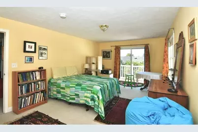 18 D St, Hull, MA 02045 - Photo 11