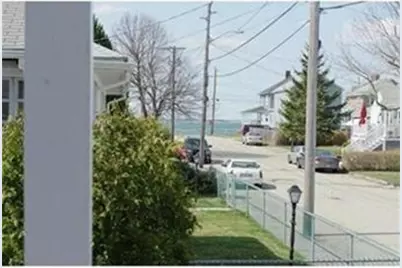 18 D St, Hull, MA 02045 - Photo 3