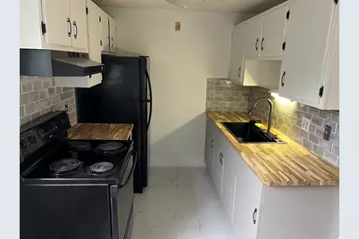 7 Woodcrest Court #4, Weymouth, MA 02190 - Photo 5