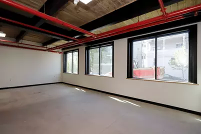 229-241 Coffin Ave #2R, New Bedford, MA 02746 - Photo 3