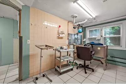 577 Grove Street, Worcester, MA 01605 - Photo 29