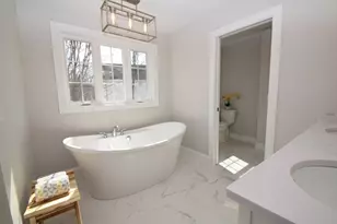 5 Clarendon Cir, Holbrook, MA 02343 - Photo 21