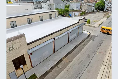 229-241 Coffin Ave #CB3, New Bedford, MA 02746 - Photo 9