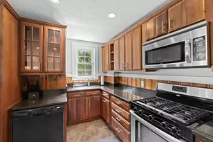 553 Center St, Hanover, MA 02339 - Photo 9
