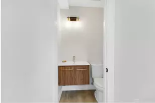 8 Crystal St, Melrose, MA 02176 - Photo 7