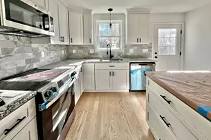 12 Dyer St, Rockland, MA 02370 - Photo 5