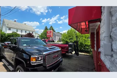 60 West St, Milford, MA 01757 - Photo 35