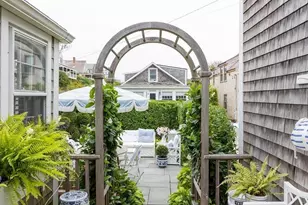 7 Bank St, Nantucket, MA 02564 - Photo 27