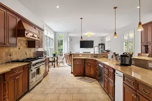6 Ashley Ct, Lynnfield, MA 01940 - Photo 9