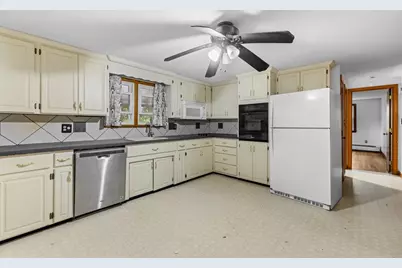 8 North St, Bridgewater, MA 02324 - Photo 5