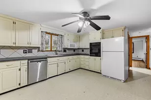 8 North St, Bridgewater, MA 02324 - Photo 5