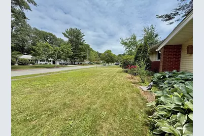 46 Barry Rd, Worcester, MA 01609 - Photo 3