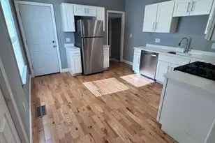 31 Bacon St, Watertown, MA 02472 - Photo 1