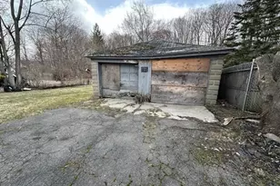 242 Wahconah St, Pittsfield, MA 01201 - Photo 11